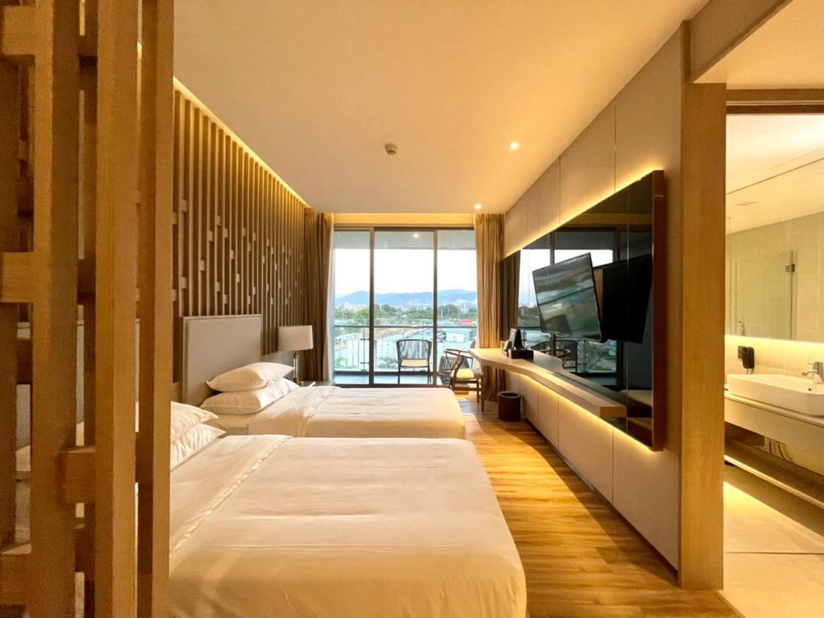 Symphony Of The Sea Hotel Bangsaen Exterior foto