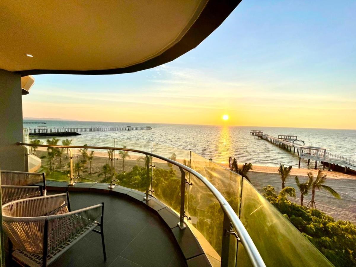 Symphony Of The Sea Hotel Bangsaen Exterior foto