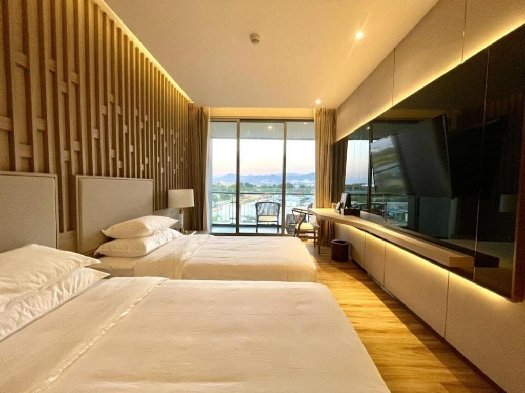 Symphony Of The Sea Hotel Bangsaen Exterior foto